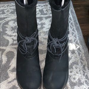 ulu black boots